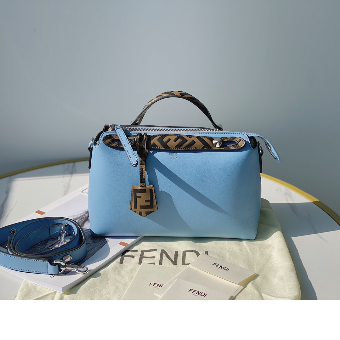 FENDI 펜디 바이더웨이백