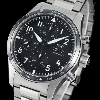 IWC 파일럿 워치 퍼포먼스 크로노그래프 41mm 실버