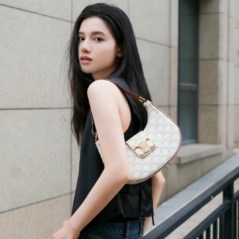 CELINE 셀린느 아바 트리옹포백 Triomphe 114492 미듐