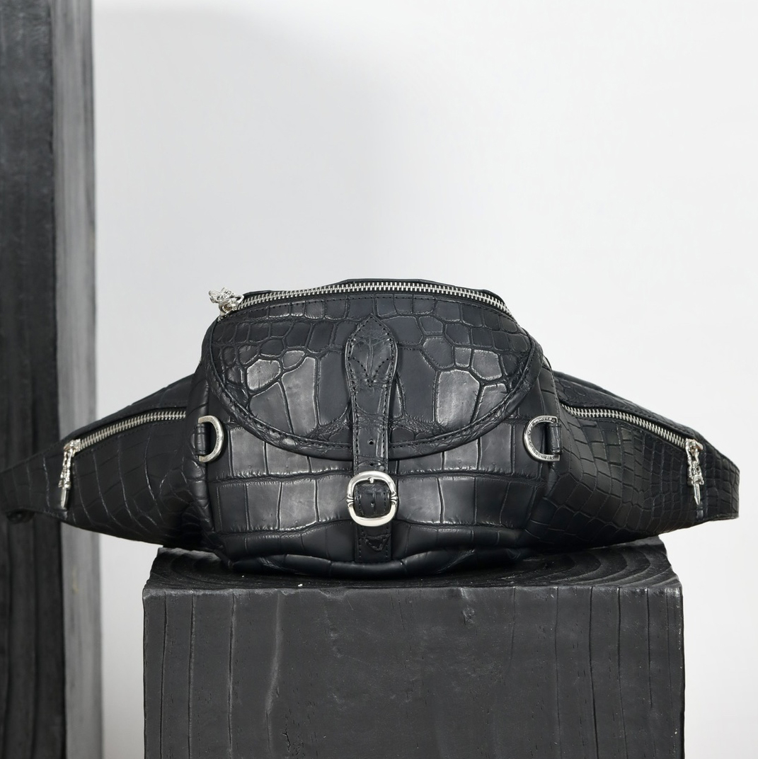 CHROME HEARTS 크롬하츠 힙색 Snat pack K053 (악어가죽)