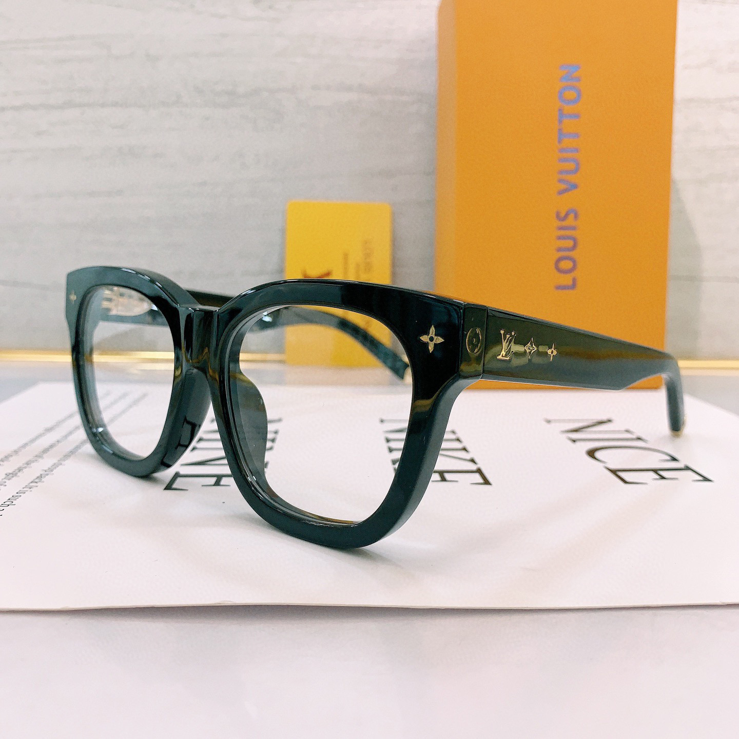 LOUIS VUITTON 루이비통 선글라스 Z1633E