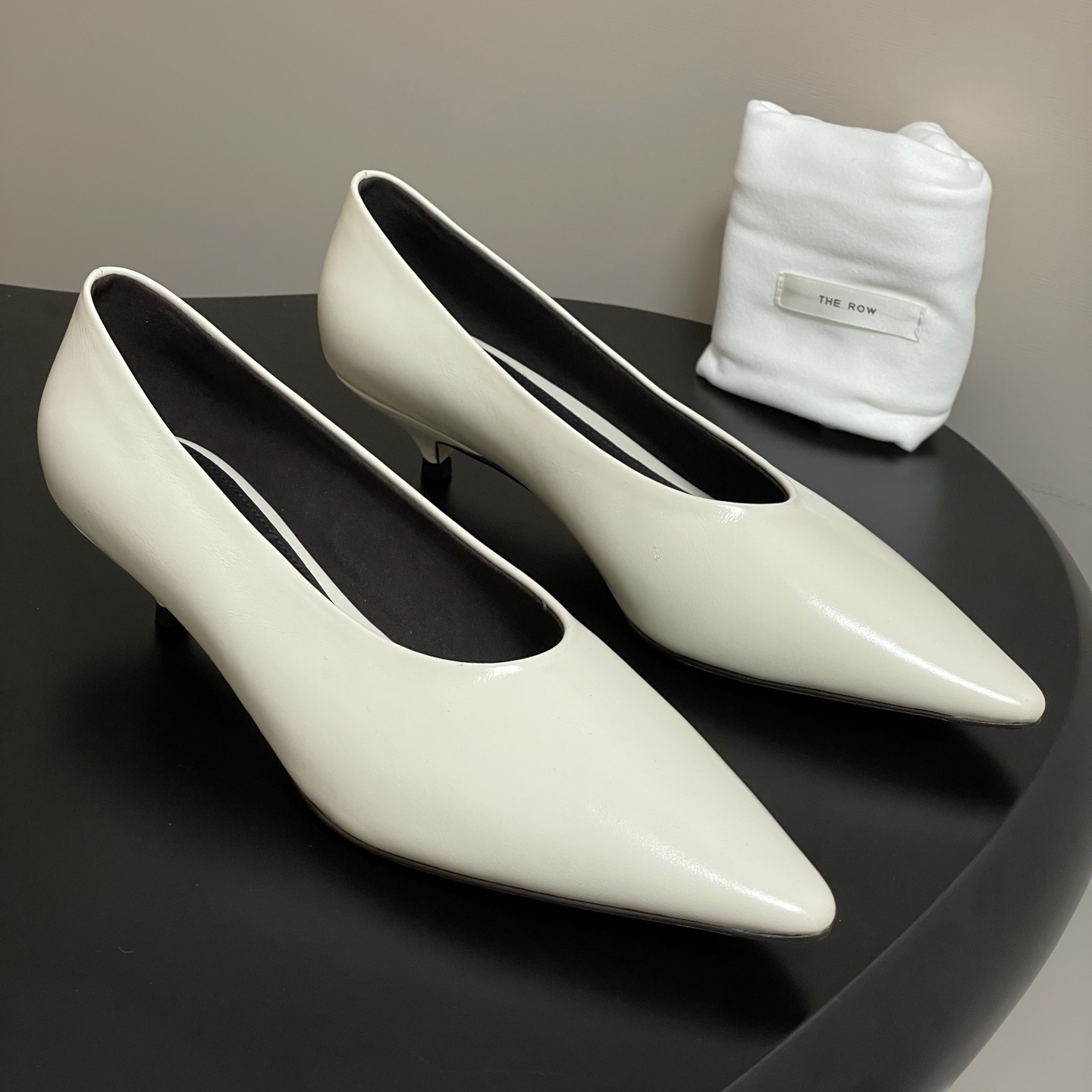 THE ROW 더로우 가죽 펌퍼스 2508111513