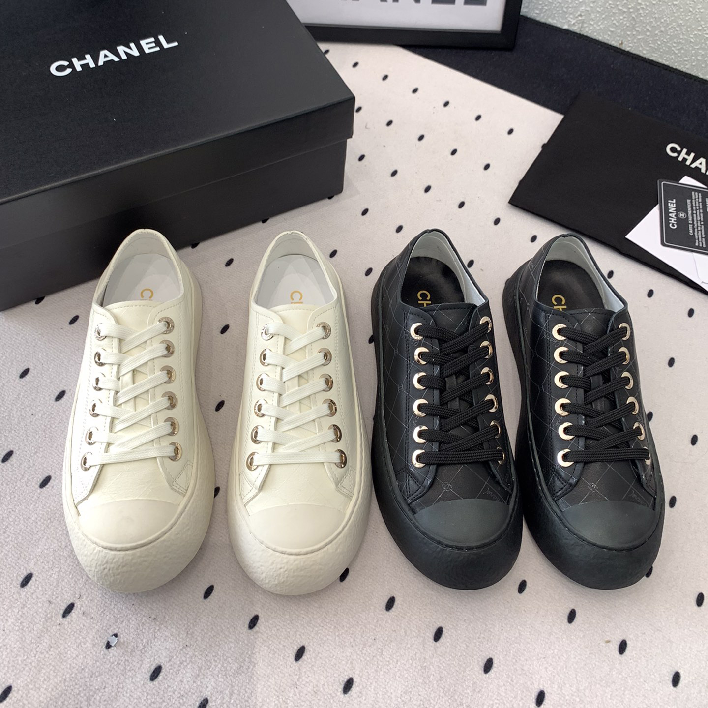 CHANEL 샤넬 여성용 스니커즈 2508111538