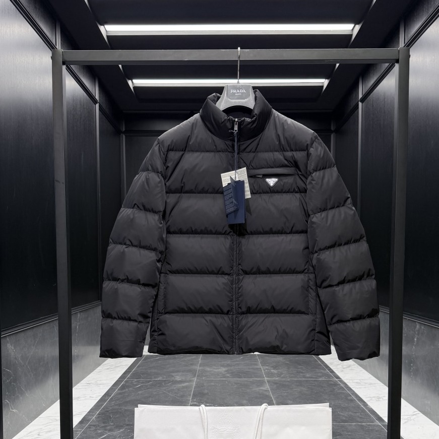PRADA 프라다 Re-Nylon 223 패딩 D00800