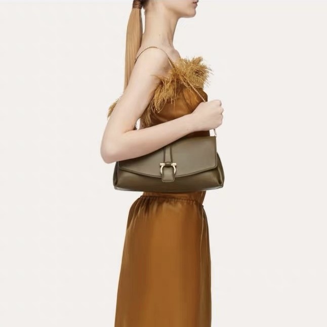 FERRAGAMO 페레가모 GANCINI #2511051931