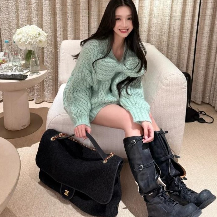 CHANEL 샤넬 빅사이즈 숄더백 (55cm) AS25852