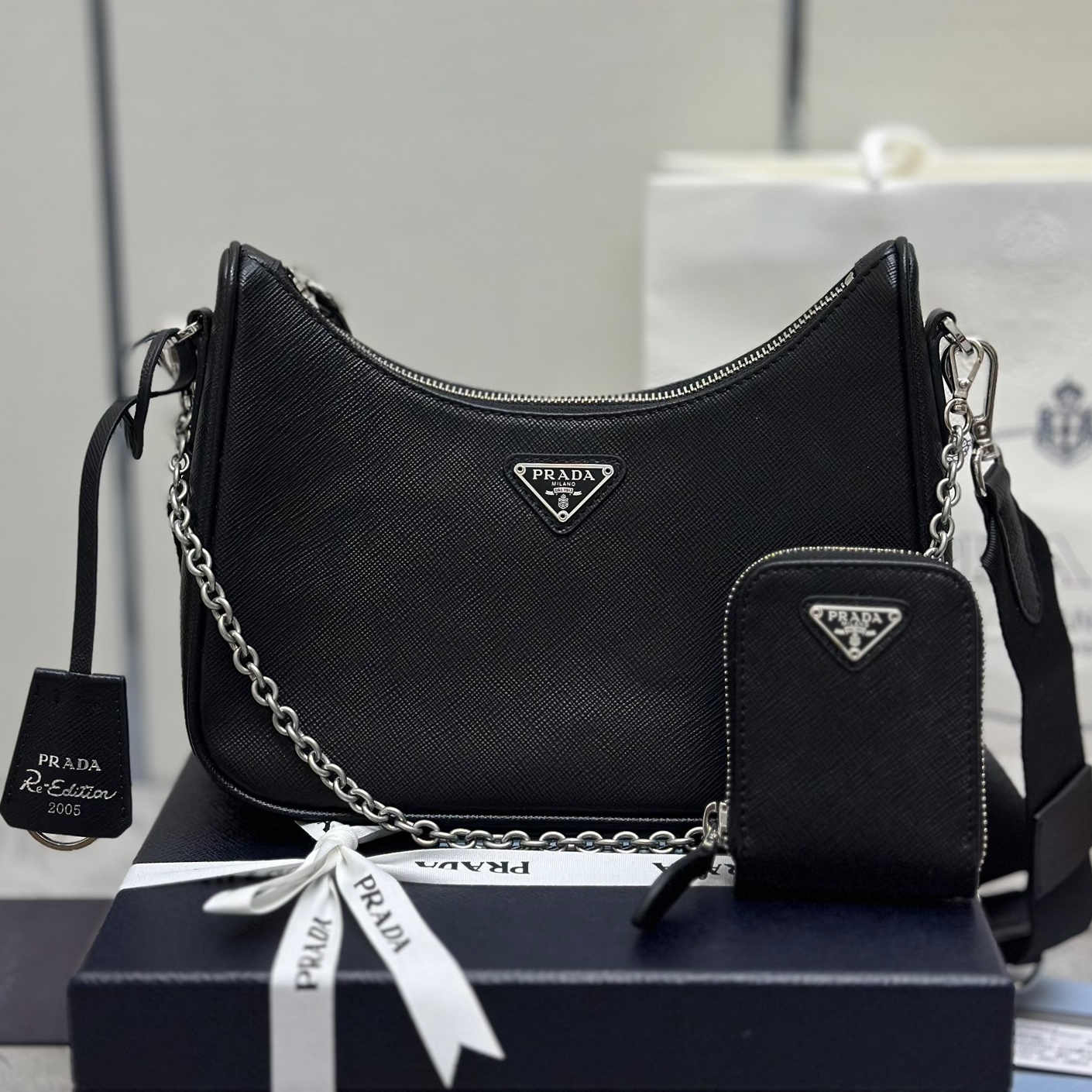 PRADA 프라다 사피아노가죽 나일론 호보백 nylon Hobo 1BH204