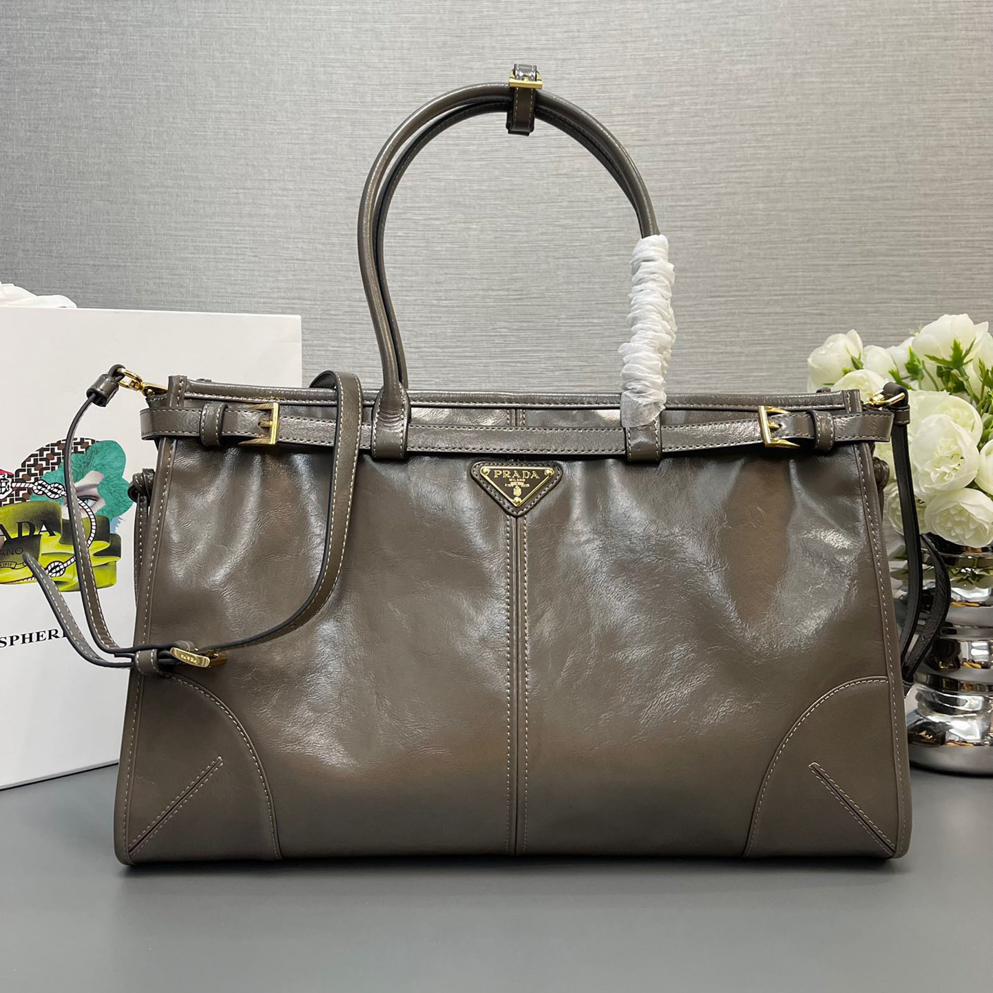 PRADA 프라다 보니 라지 가죽 핸드백 38cm (11칼라) 1BA433