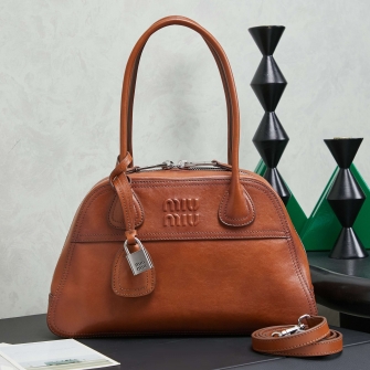 MIUMIU 미우미우 비방 나파 가죽 백 5BB199