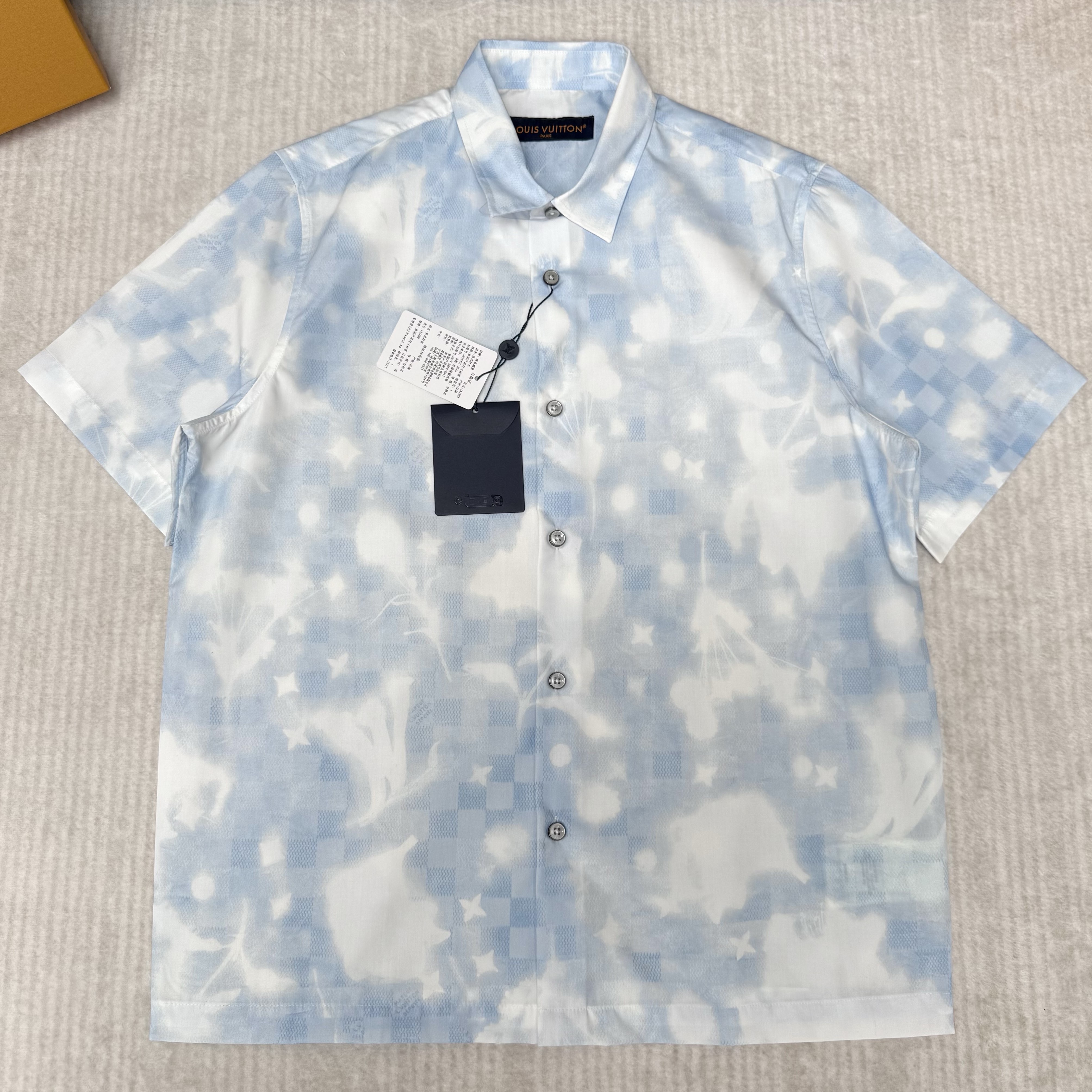LOUIS VUITTON 루이비통 프린티드 쇼트 슬리브드 셔츠 1AJRHV