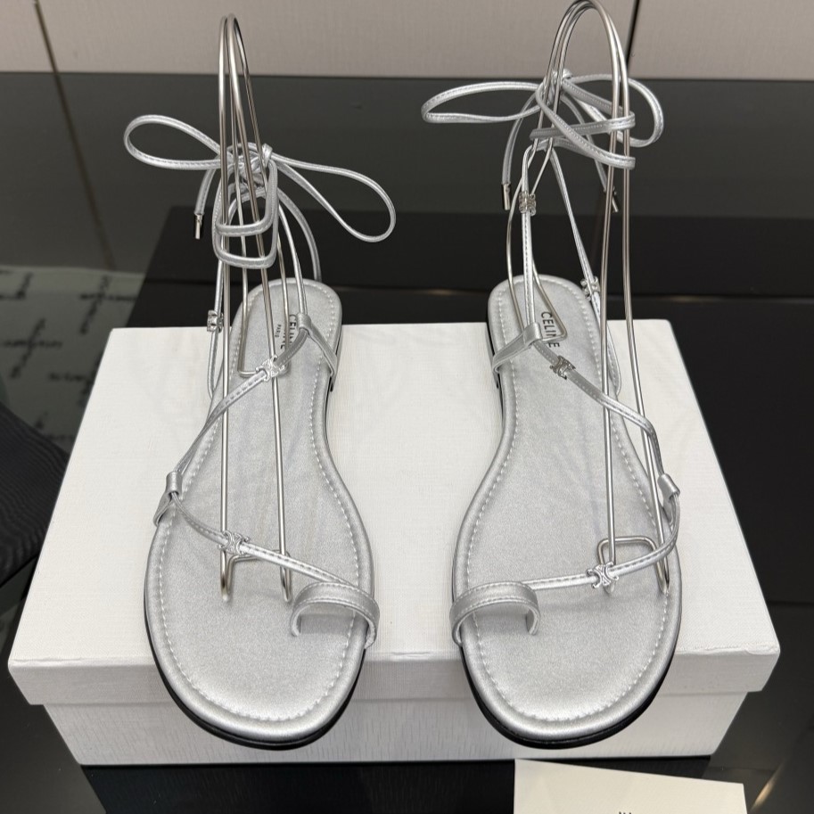 CELINE 셀린느 트리옹프 레이스업 플랫 샌들 (Triomphe Lace-Up Flat Sandals)
