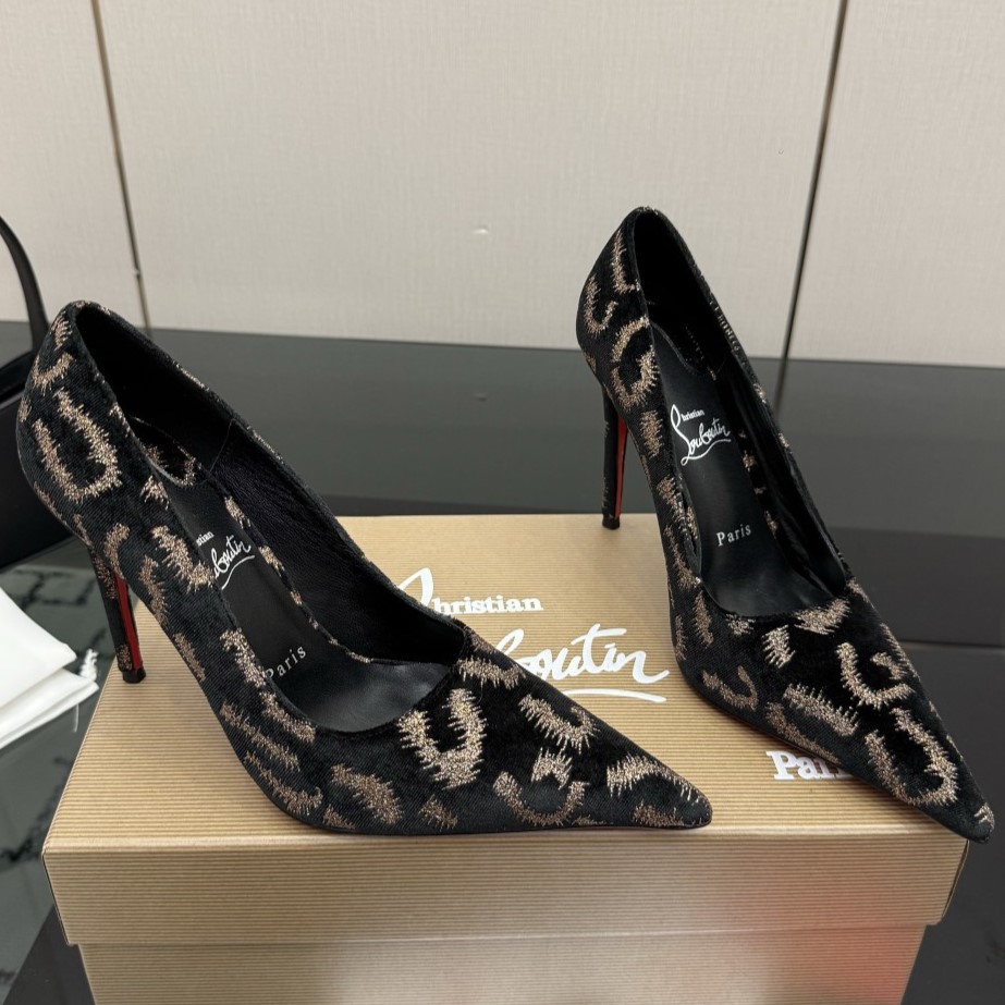 Christian Louboutin 크리스찬 루부탱 미스 Z 레오파드 벨벳 펌프스 (Christian Louboutin Miss Z Leopard Velvet Pumps)