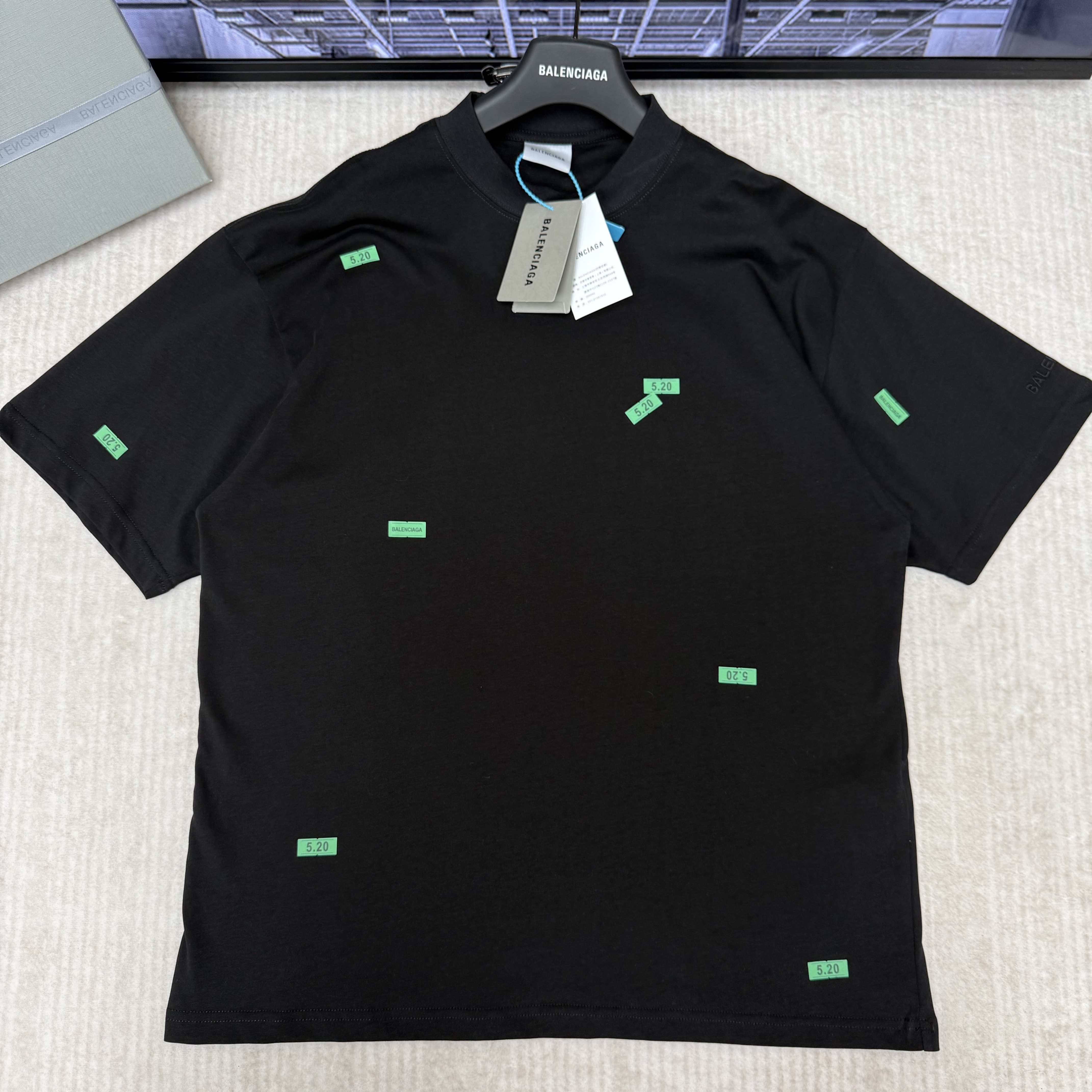 BALENCIAGA 발렌시아가 520 스티커즈 미디엄 핏 티셔츠 #176527