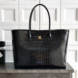 CHANEL 샤넬 미디움 쇼핑 토트백 크로코 엠보 AS6244