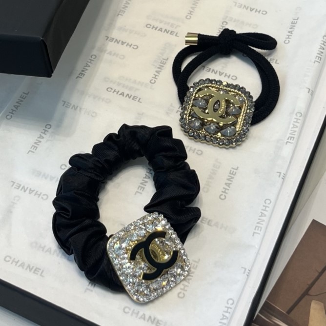 CHANEL 샤넬 CC 로고 스트라스 사각 펜던트 머리띠 #15566729
