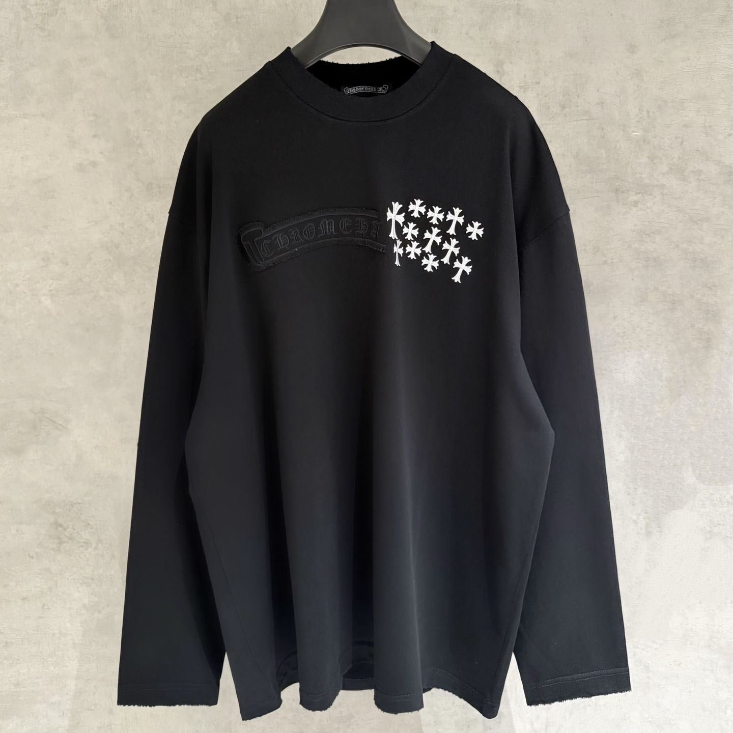 CHROME HEARTS 크롬하츠 세메터리 크로스 스크롤 롱슬리브 티셔츠 #18500817