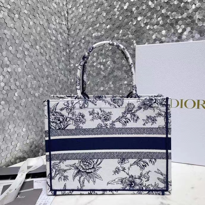 DIOR 디올