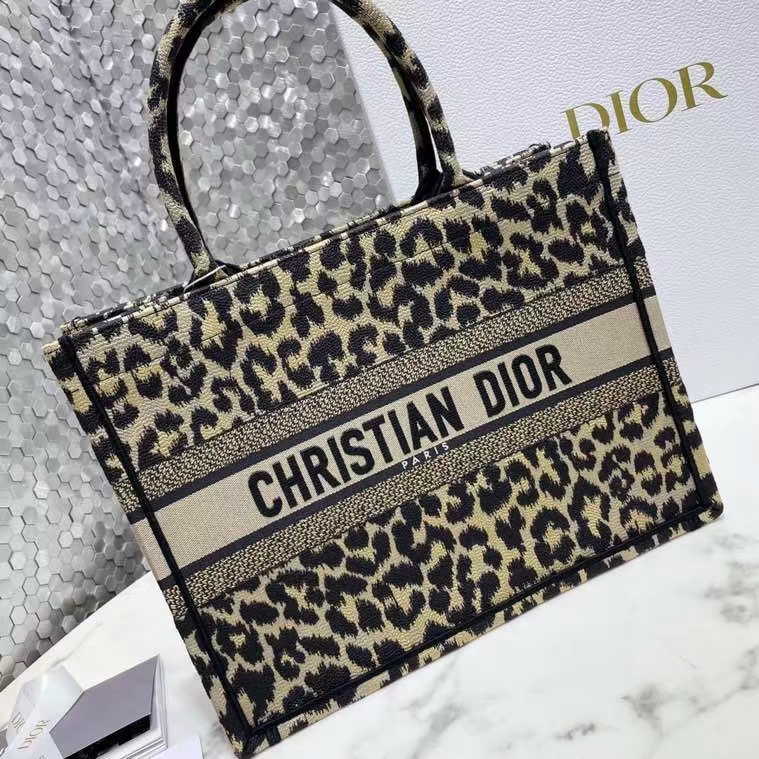 DIOR 디올