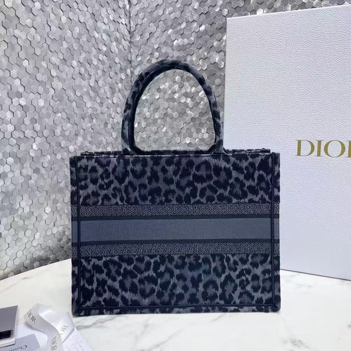 DIOR 디올