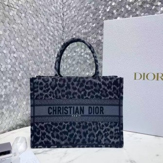 DIOR 디올