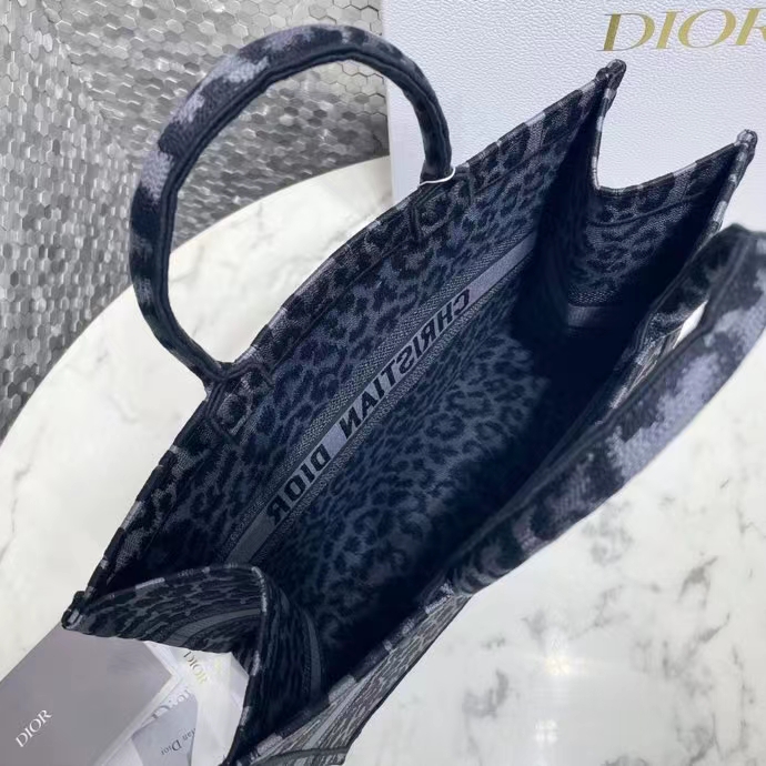 DIOR 디올