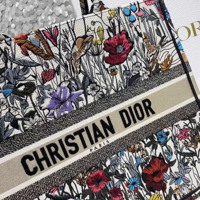 DIOR 디올