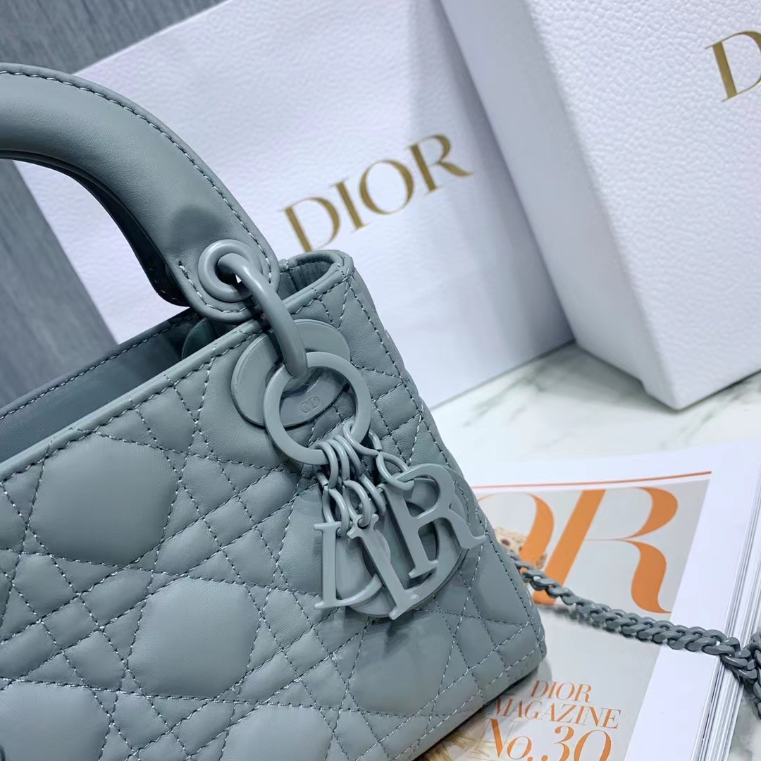 DIOR 디올