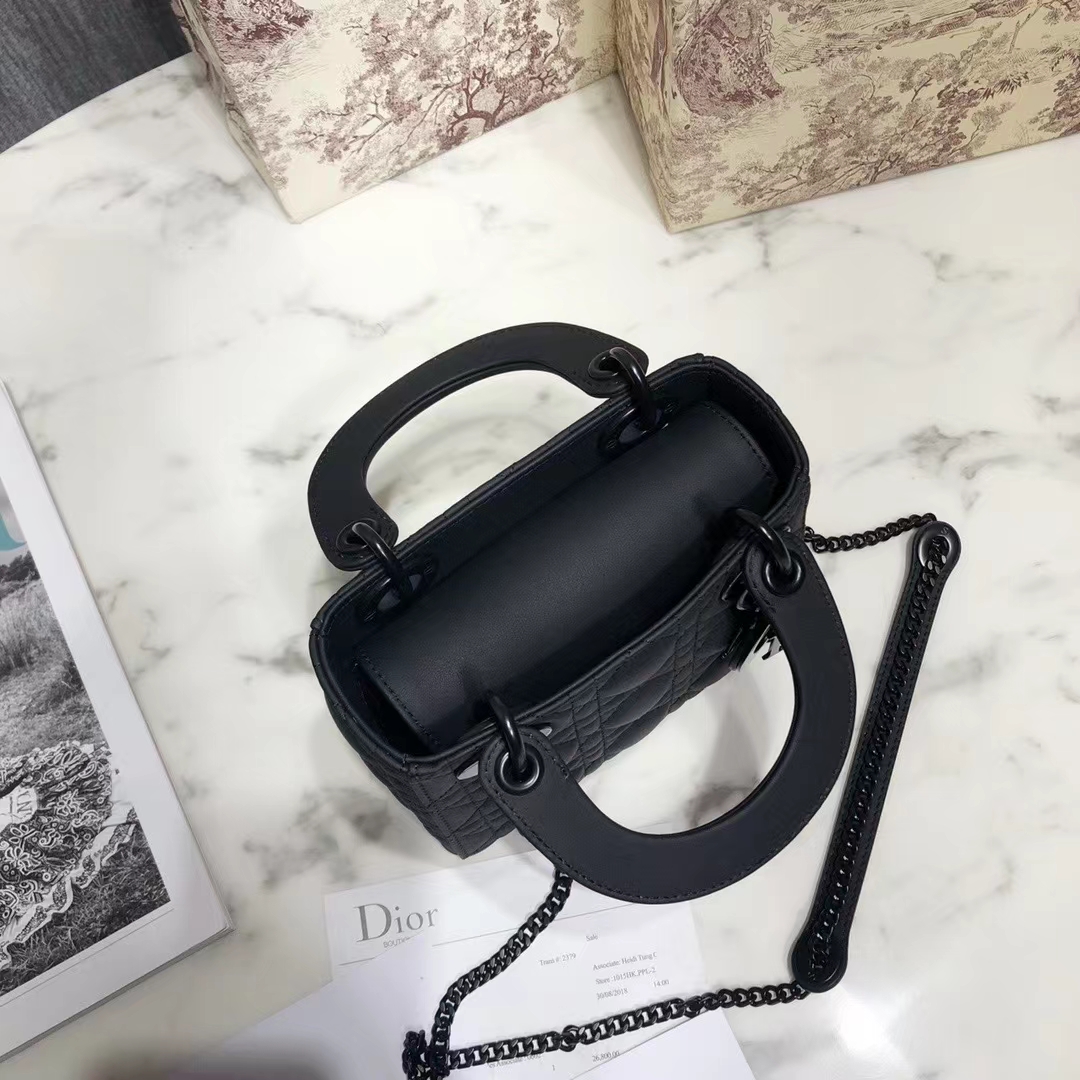 DIOR 디올