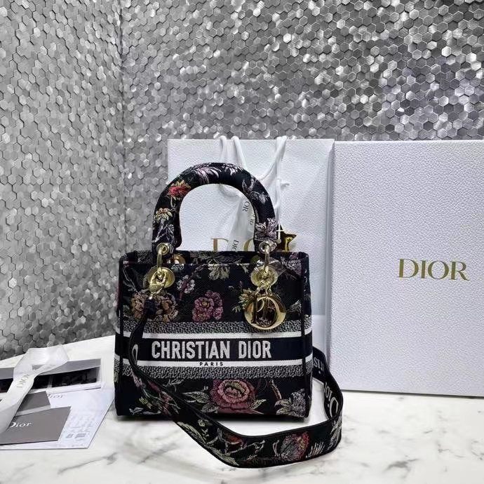 DIOR 디올