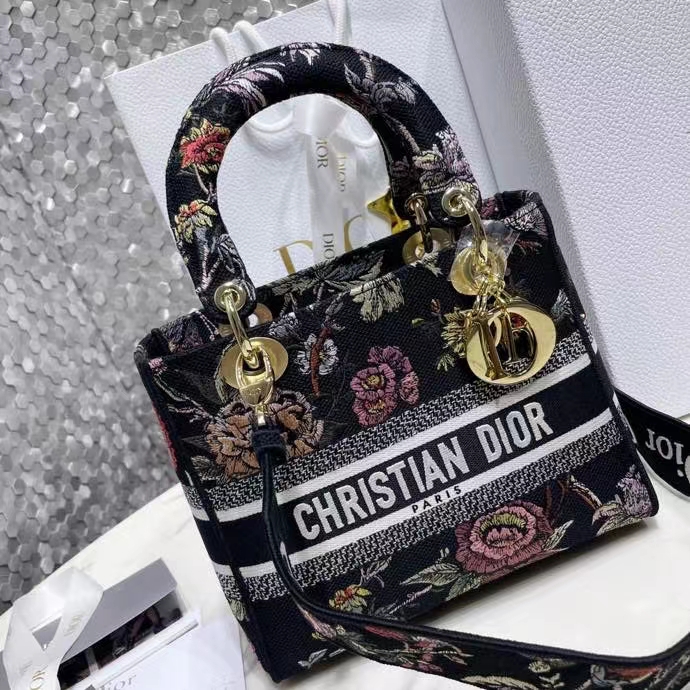 DIOR 디올