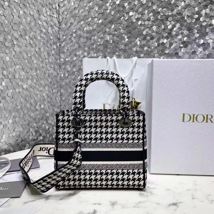 DIOR 디올