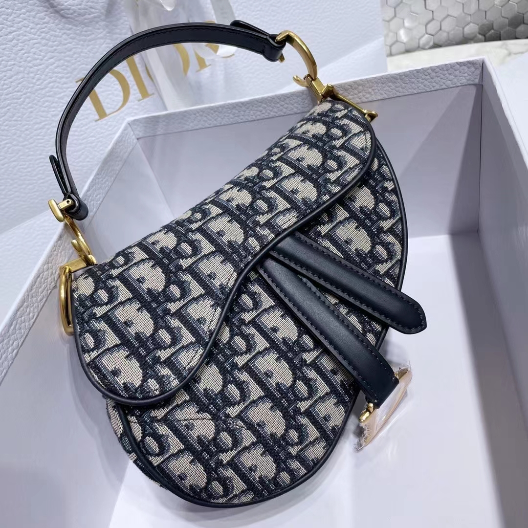 DIOR 디올