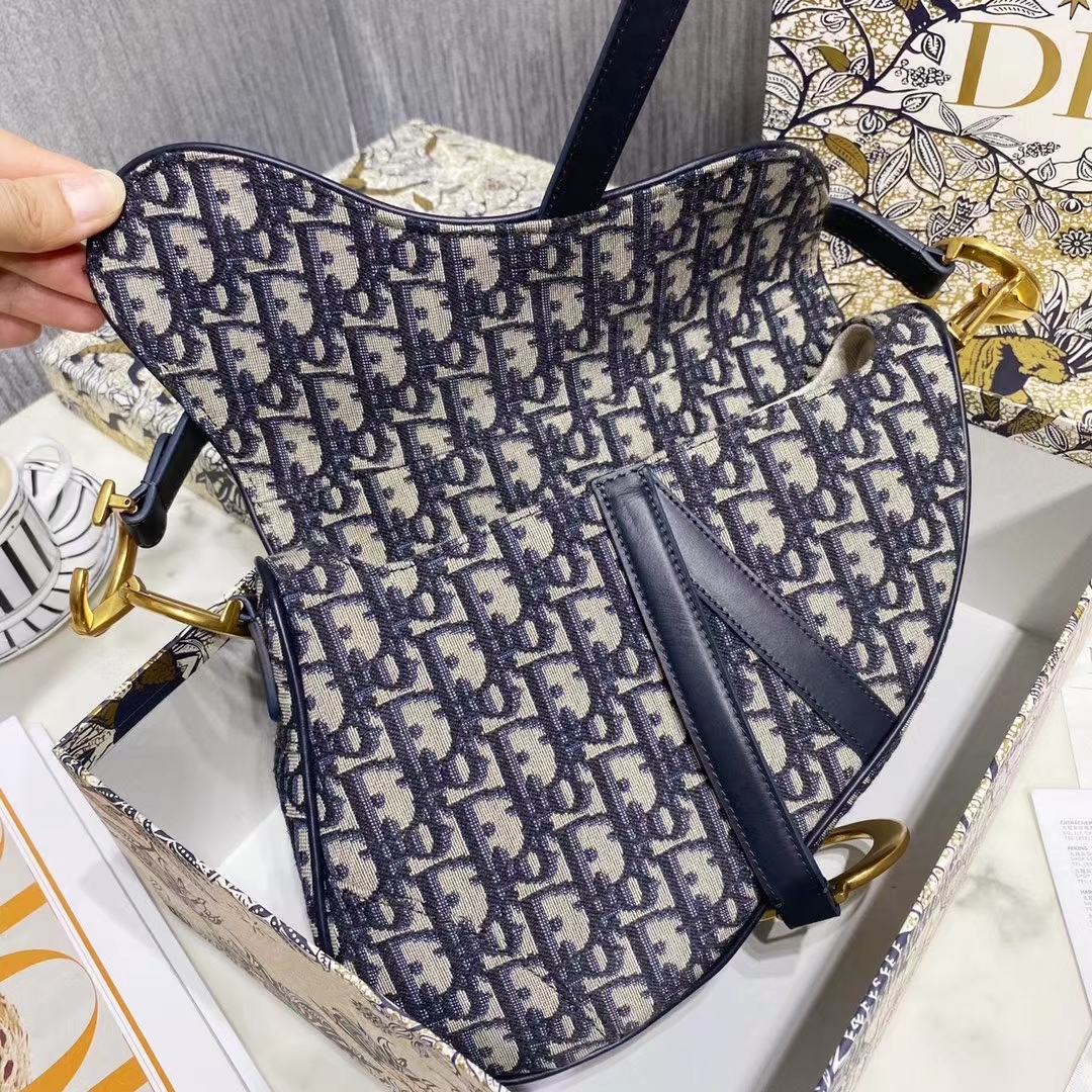 DIOR 디올