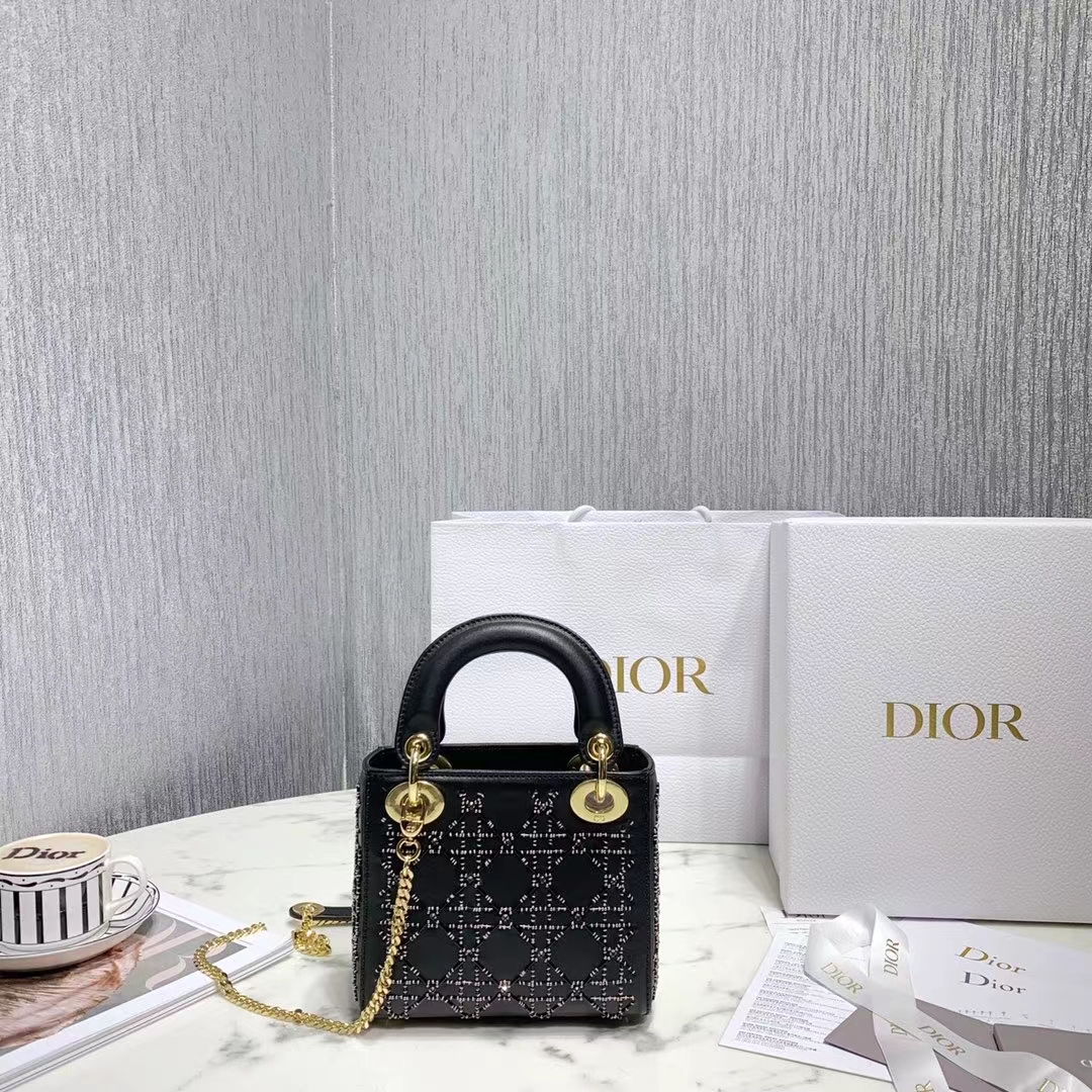 DIOR 디올