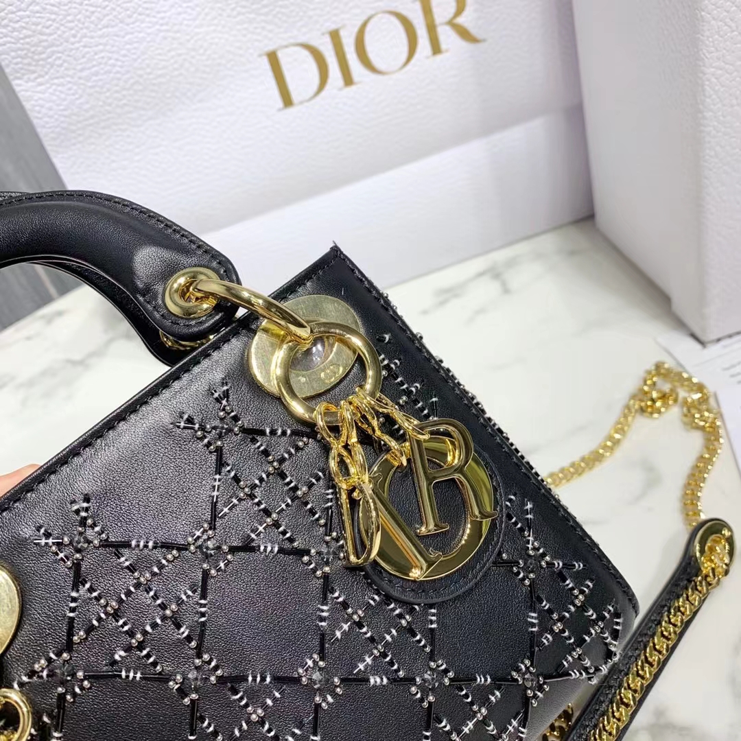 DIOR 디올