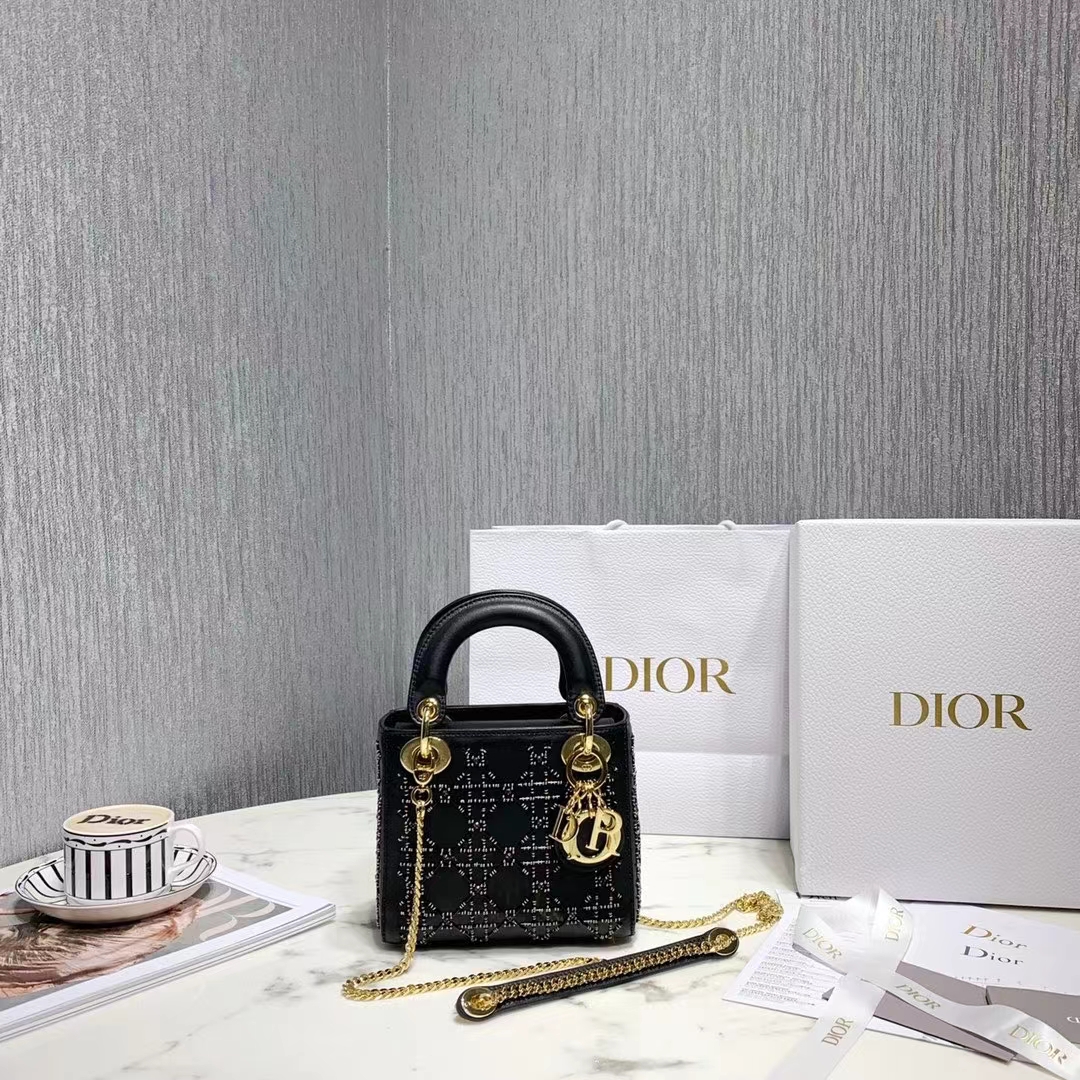 DIOR 디올