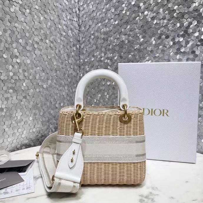 DIOR 디올