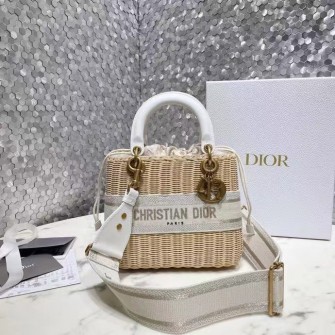 DIOR 디올