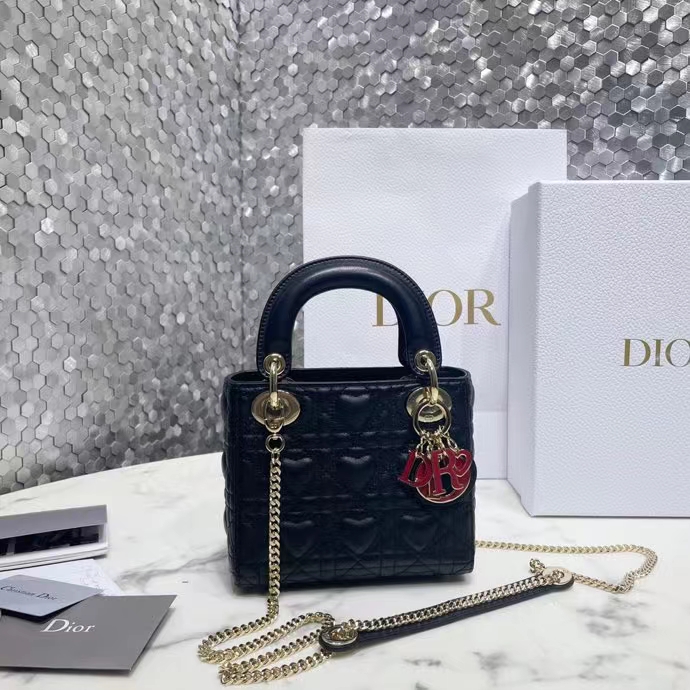 DIOR 디올