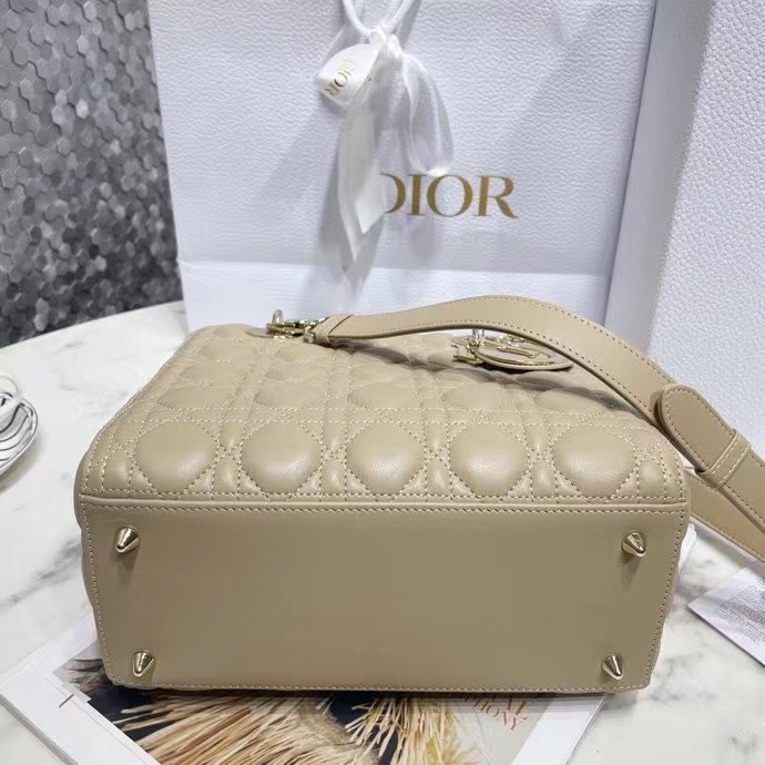 DIOR 디올