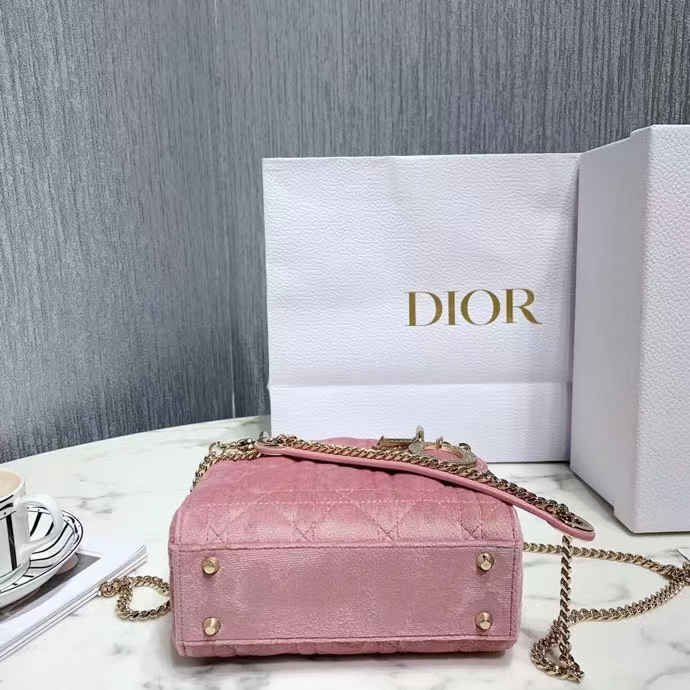 DIOR 디올