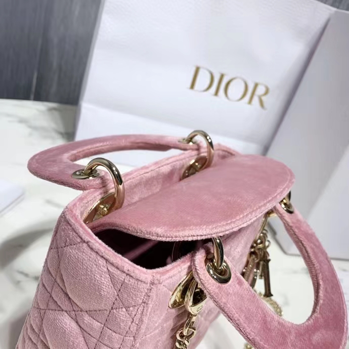 DIOR 디올