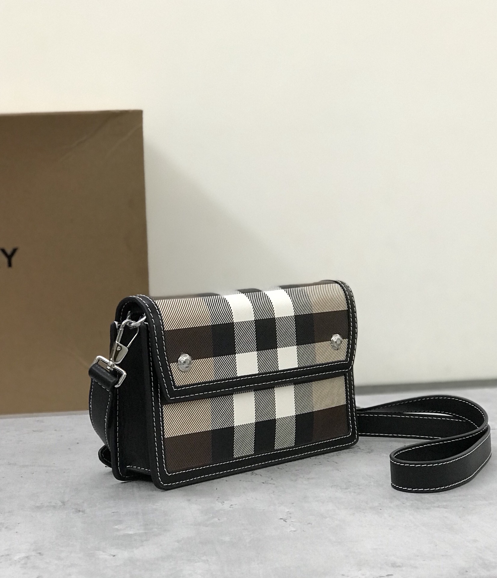 버버리[BURBERRY]