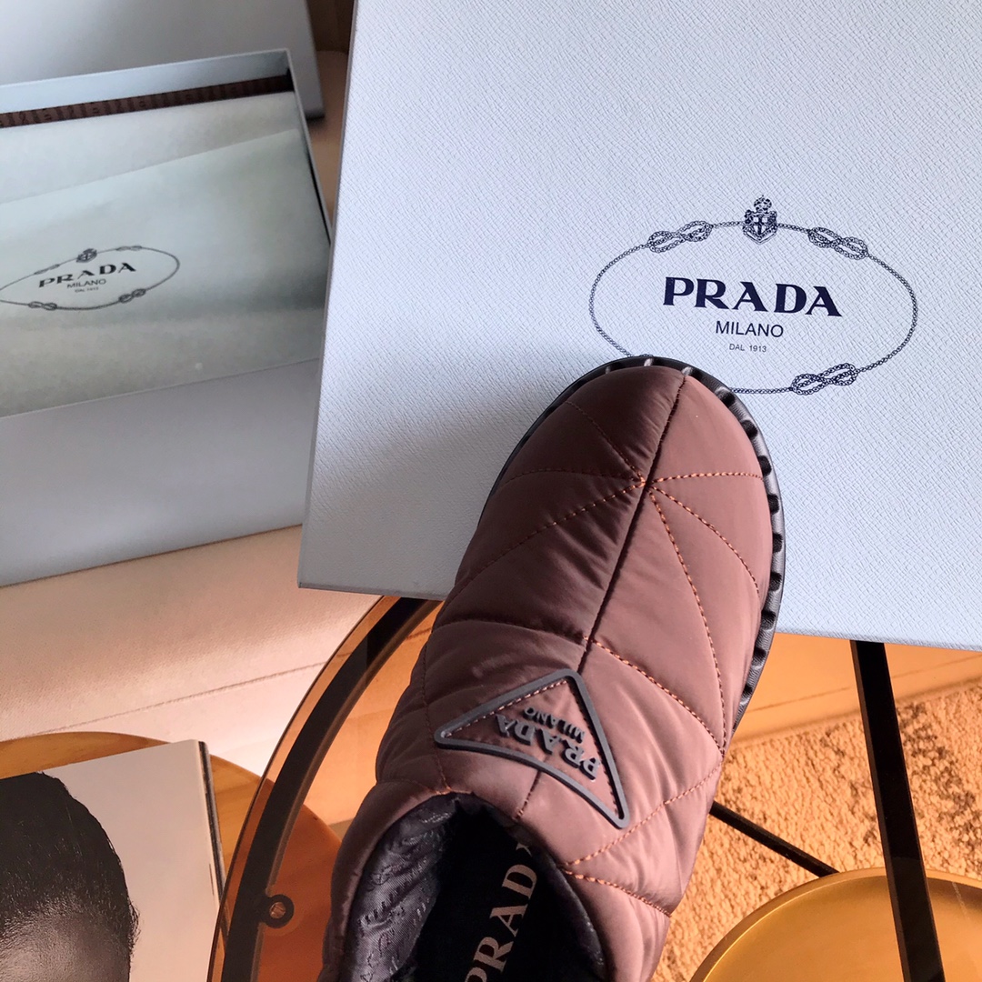 프라다 [PRADA]