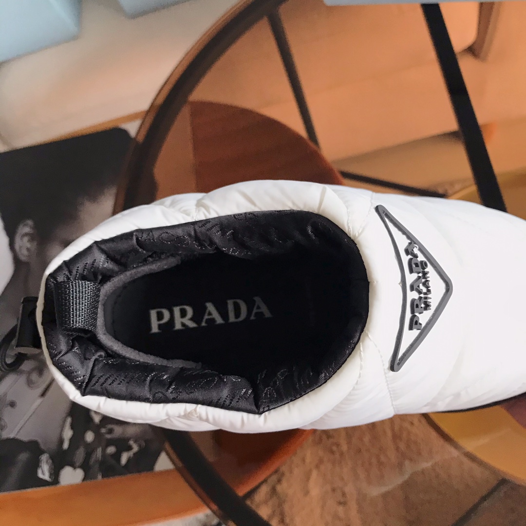 프라다 [PRADA]