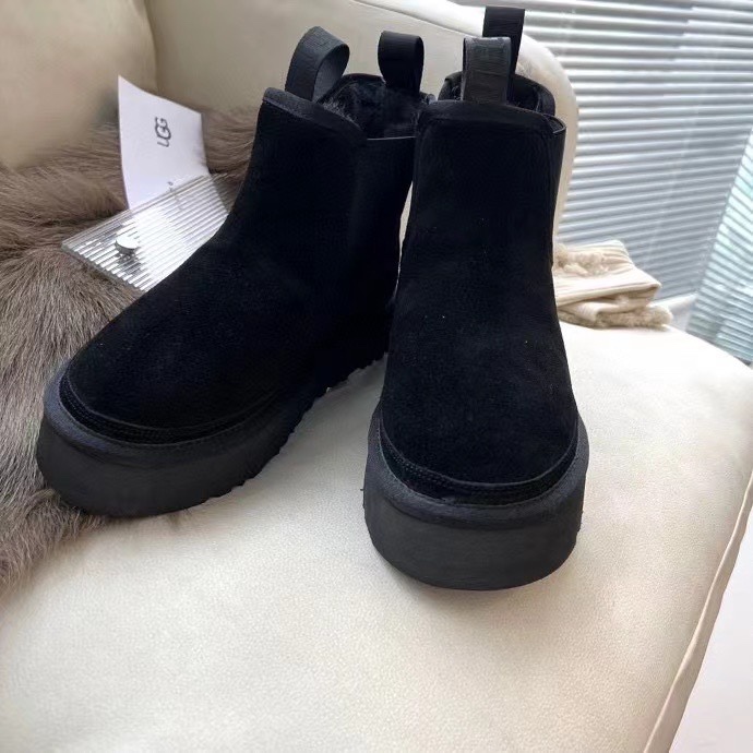 UGG