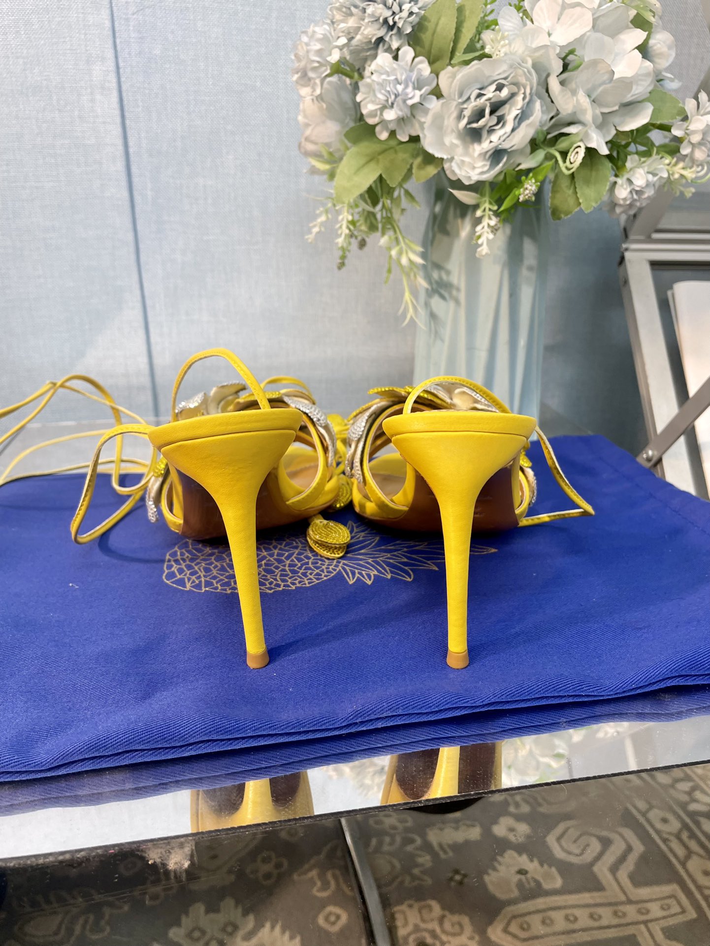 AQUAZZURA