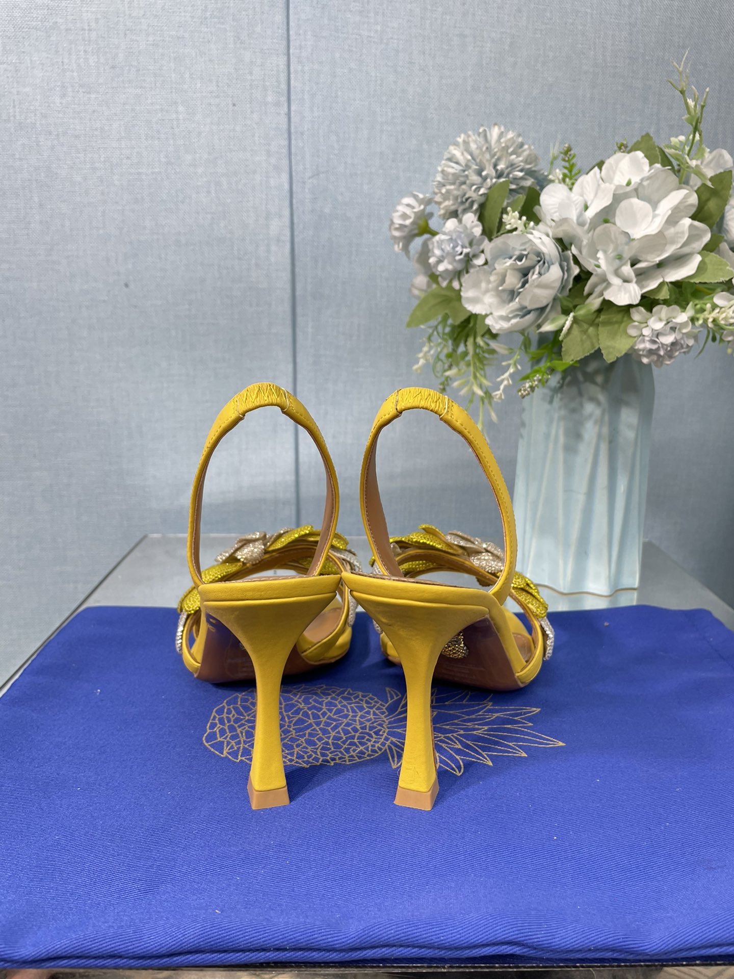 AQUAZZURA