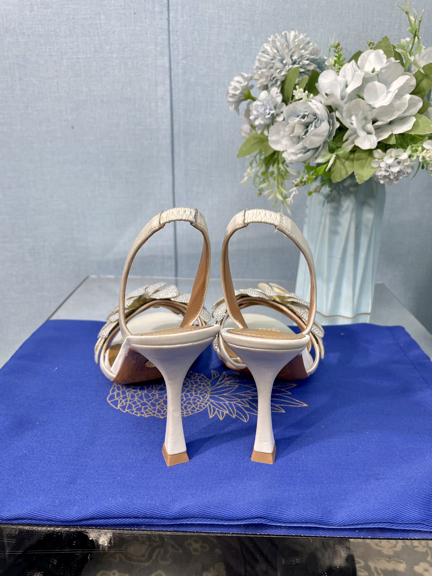 AQUAZZURA