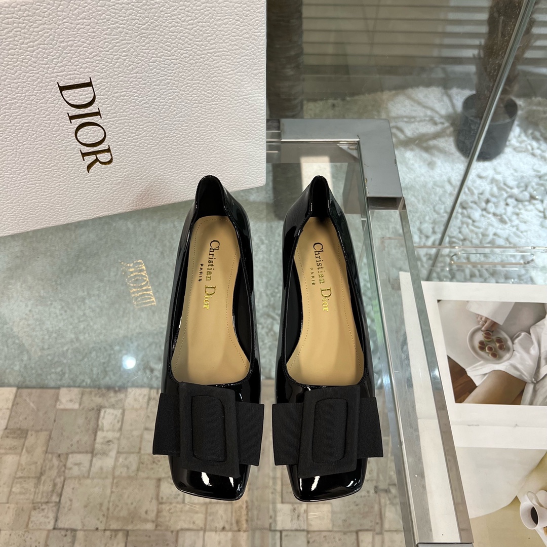 디올 [DIOR]